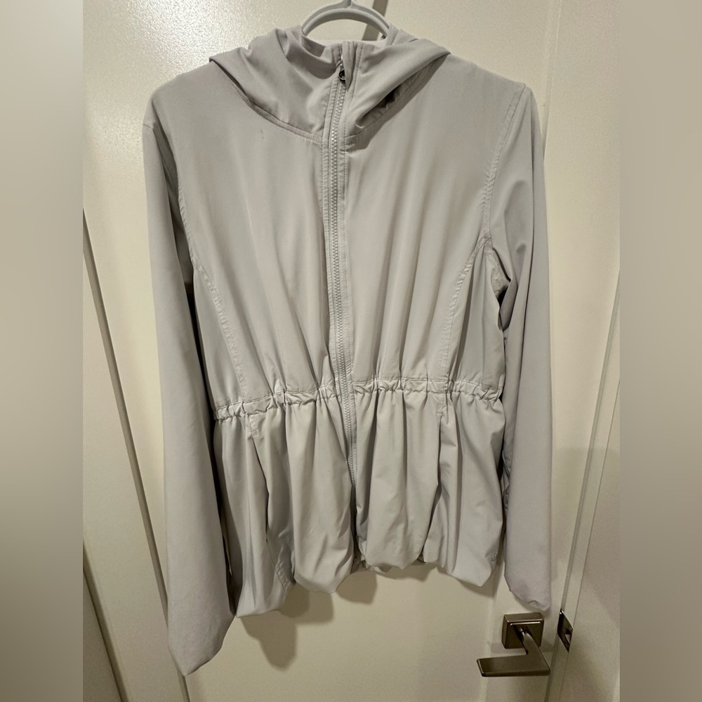 Grey Lululemon Zip Jacket. Size 8, great condition